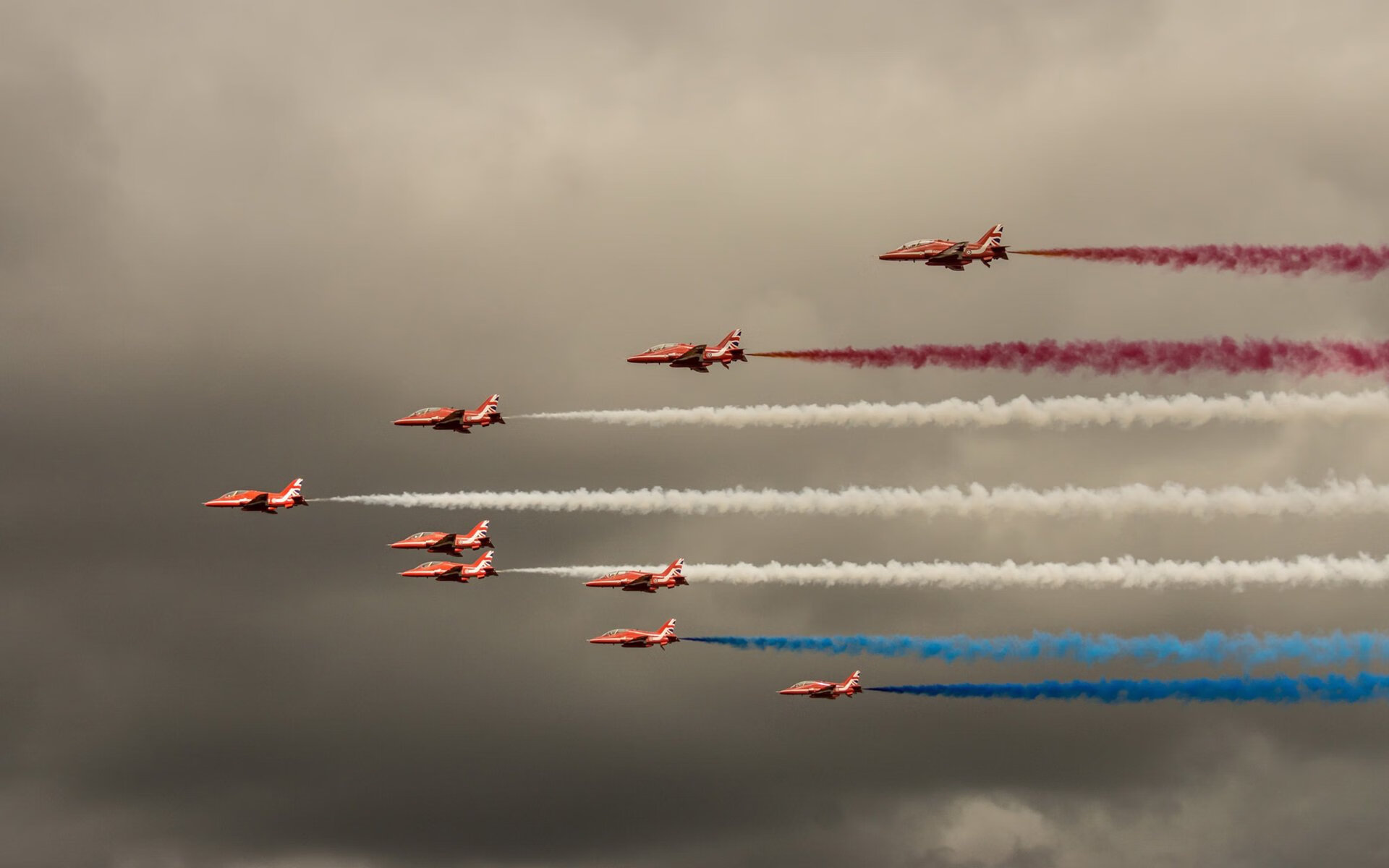 “快艇冲浪:马鞍山赛场速度与技术的极致对抗”